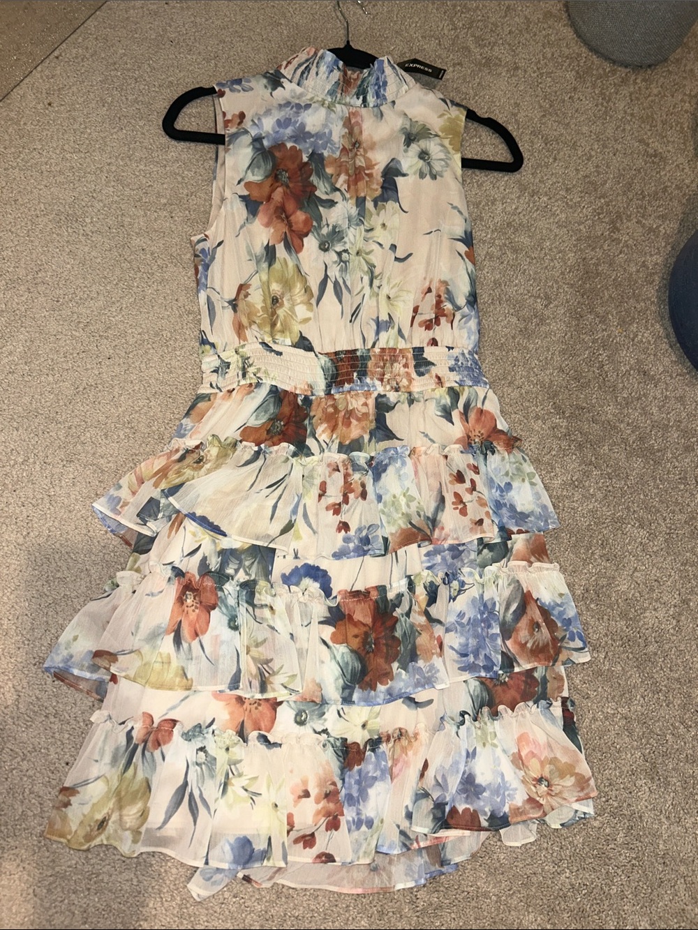 EXPRESS NWT Floral Ruffled Tiered Midi Dress - Cream Multi